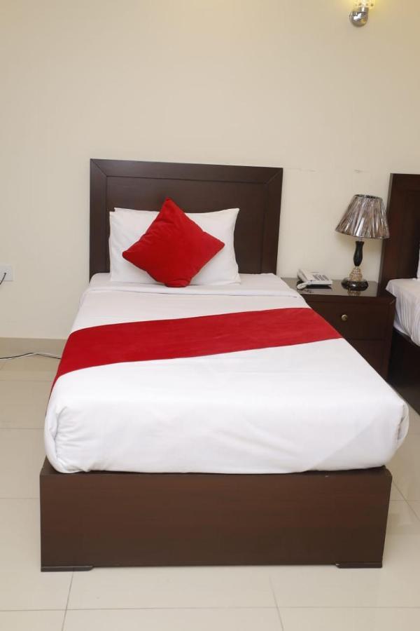 Hotel Noor Plaza Lahor Dış mekan fotoğraf