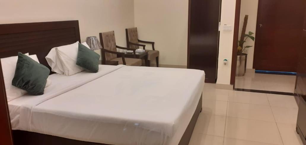 Hotel Noor Plaza Lahor Dış mekan fotoğraf