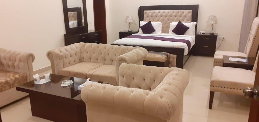 Hotel Noor Plaza Lahor Oda fotoğraf